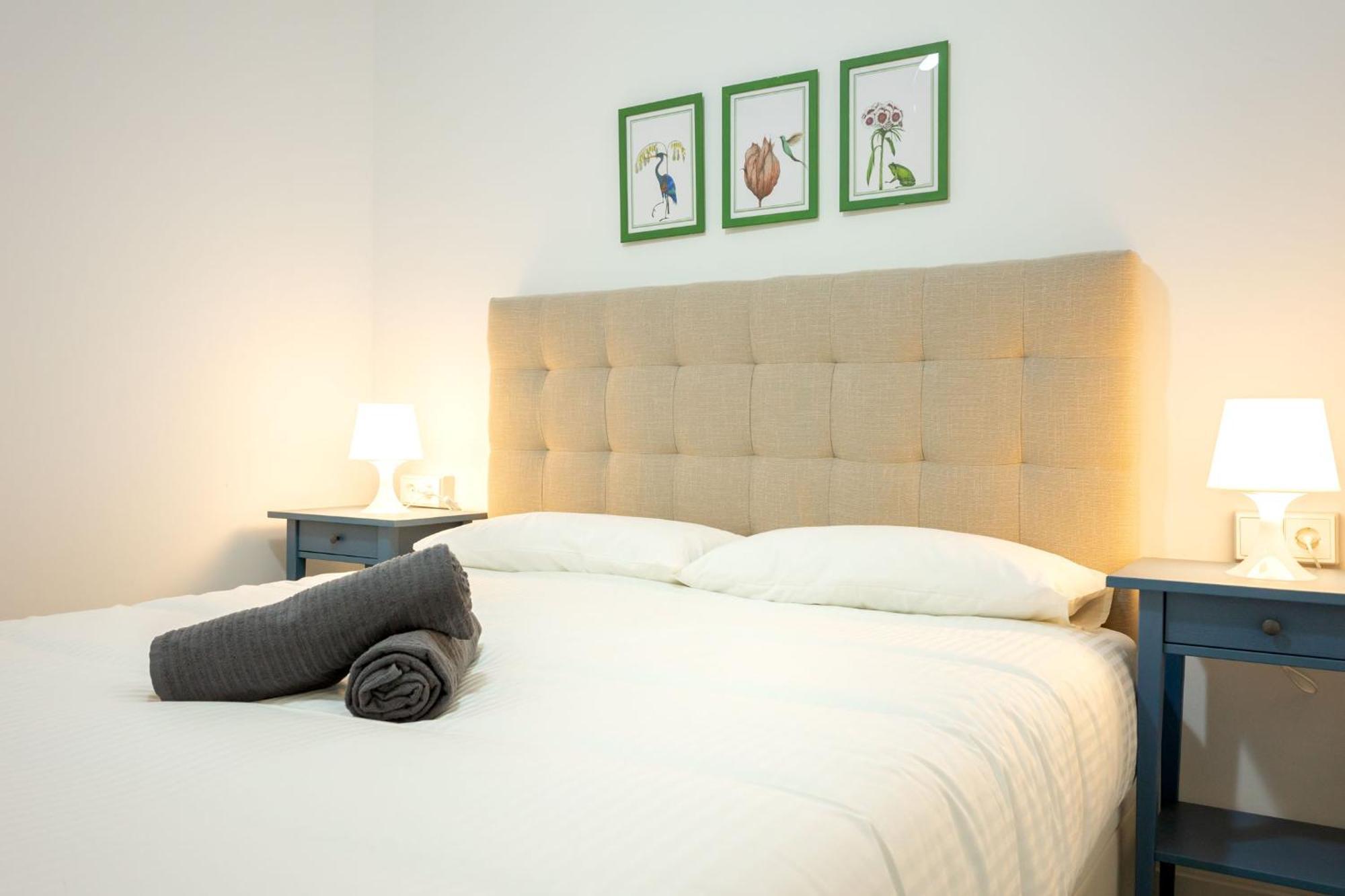 Charming 2 Bedroom Apartment With Free Parking Close To Torre Del Oro By Ocityzen — Photos 2